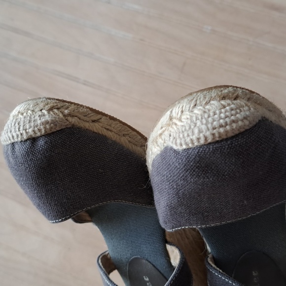 Bettye Muller Wedged Espadrille Canvas Cross Straps Boho Heel Sandals - Picture 9 of 10